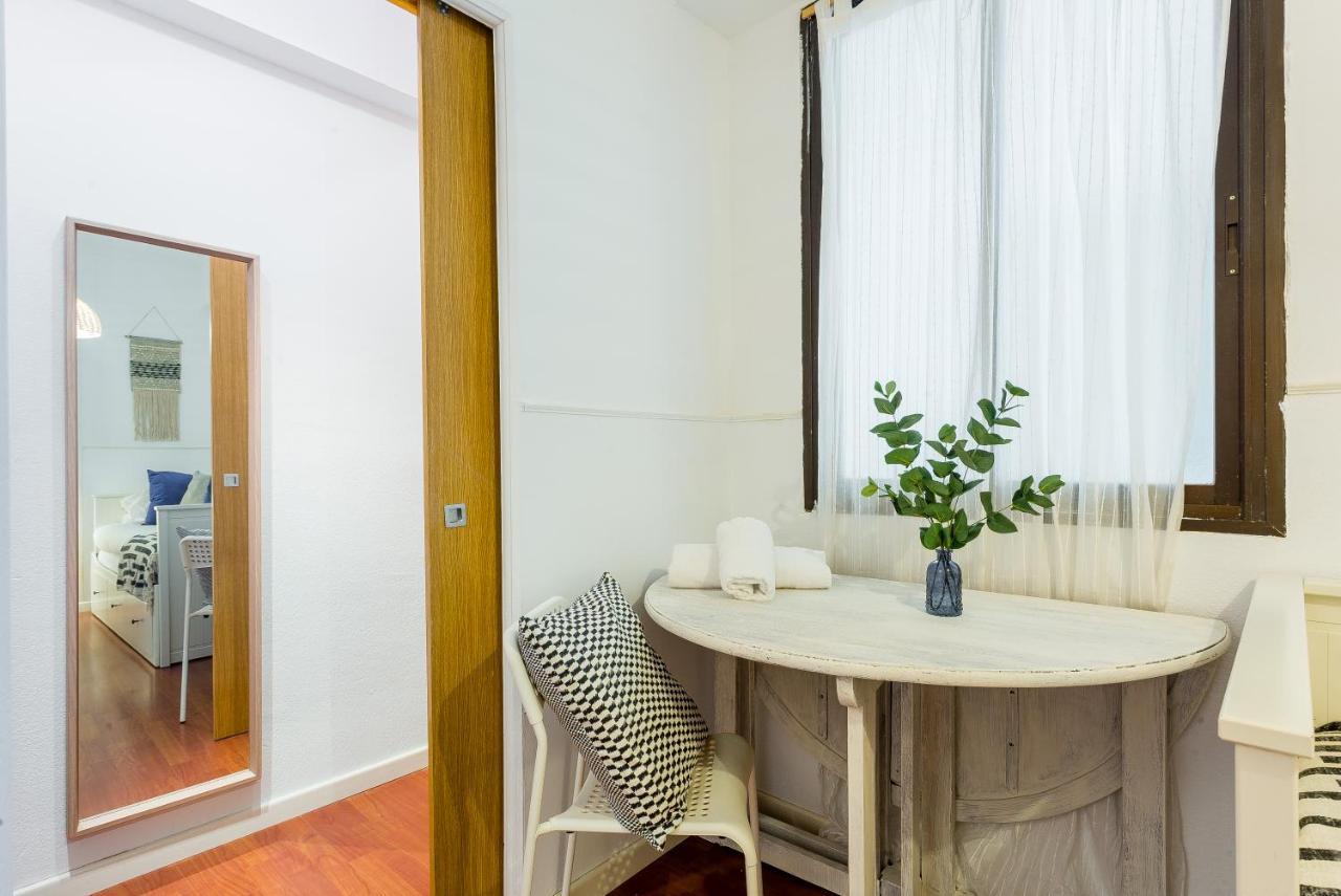 Lodging Apartments Illa Diagonal Barcelona Kültér fotó